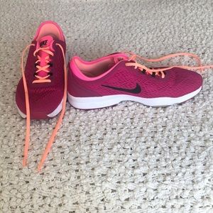 Nike Zoom Fit sneakers